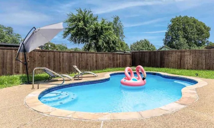 Mesquite Casa | The pool home in Dallas