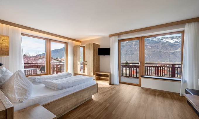 Terlano Apartamento | Apartment 'Residence Egger Apt E' with Mountain View, Wi-Fi and Air Conditioning