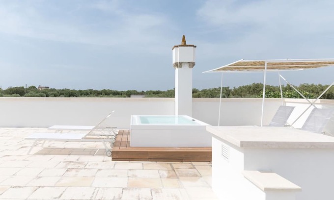 Maruggio Villa | Villa in Campomarino with 4 bedrooms sleeps 8
