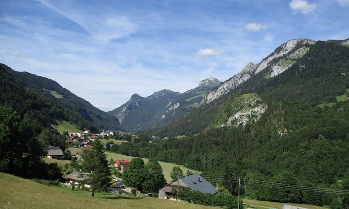 Bellevaux Apartamento | Apartment 'T2 Le Refuge Avec Terrasse' with Mountain View, Private Terrace and Private Garden