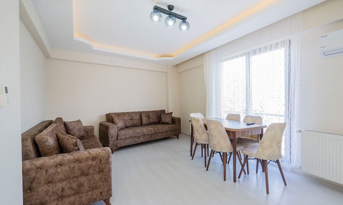 Osmangazi Apartamento | Central and Cozy Flat w Balcony, and ACs in Bursa