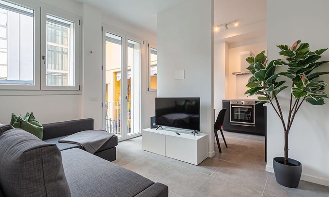 Villa San Giovanni Apartamento | [1 min walk from Metro M1] The Modern Suites