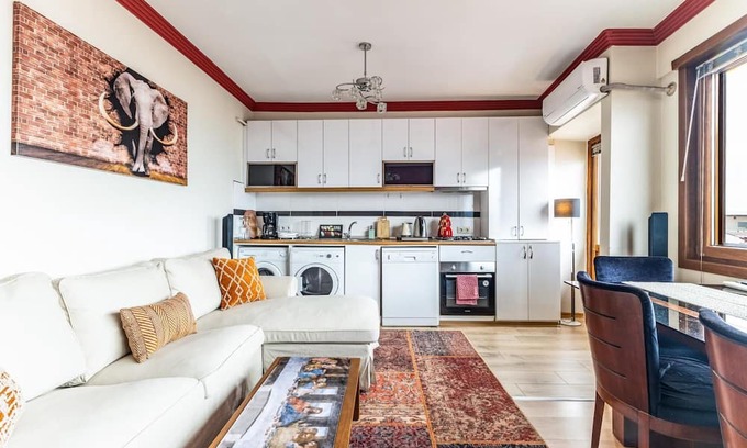 Moda Apartamento | Magnificent Flat with Sea View in Kadikoy