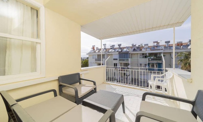 Lara Apartamento | Spacious Flat Near Lara Beach in Antalya Muratpasa