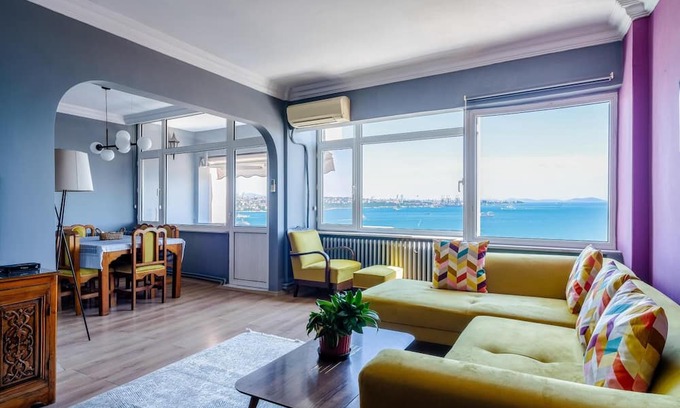Kabatas Apartamento | Magnificent Sea View Flat 5 min to Istiklal Square