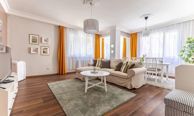 Gayrettepe Apartamento | Spacious and Exquisite Flat Near Fulya in Besiktas