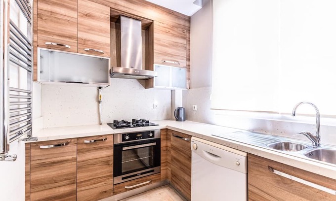 Suadiye Apartamento | Chic Residence 5 min to Bagdat Ave in Kadikoy
