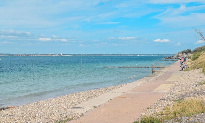 Totland Bay Casa | Dartmouth House - Bayside