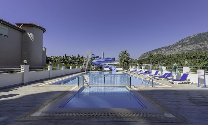 Seki Apartamento | Residence w Balcony and Shared Pool 7 min to Coast
