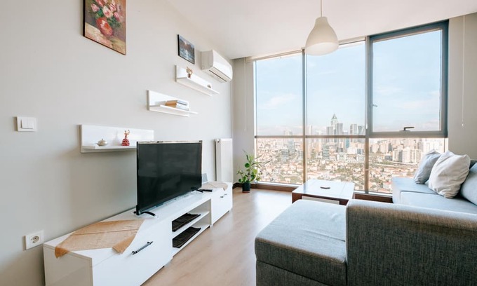 Atasehir Apartamento | Charming Residence with City View 4 min to Optimum