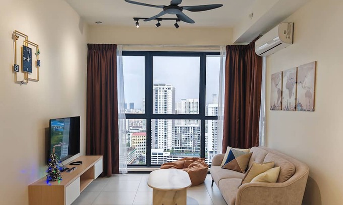 George Town Apartamento | [Early Bird Deal 2024] Modern Design Cozy Suite 2 bedrooms 6pax