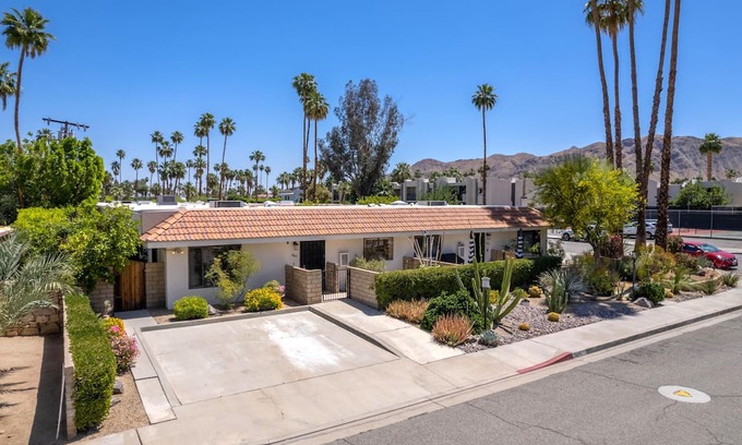 Deep Well Ranch Condominio | PRESTIGIOUS DEEPWELL ESTATES- TRANQUILITY OF THE DESERT