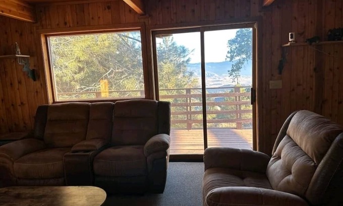 Bear Valley Springs Casa | Tranquil Cabin in the Mountains - Breathtaking Views, Immersed in Nature! PetsOK