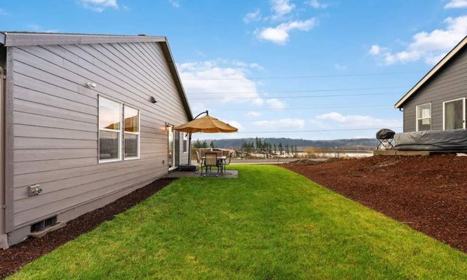 Carrolls Casa | Quiet Riverside Escape in Kalama