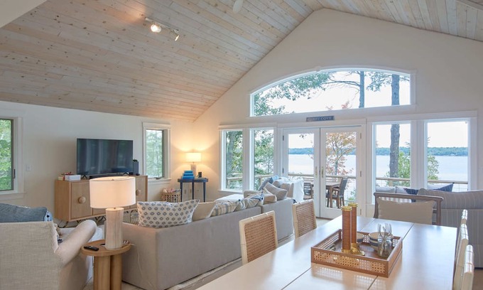 Westport Casa | NEW FOR 2024 | OH WHAT A VIEW | 5 Bed, 4 Bath