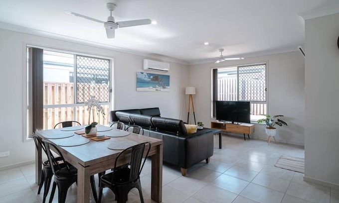 Coomera Casa | Cosy Home - House up to 8 Guests