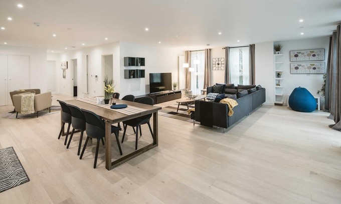 Docklands Apartamento | Stunning 3-Bed Apartment in London