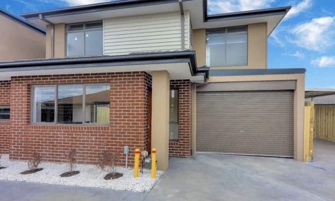 Broadmeadows Casa | Entire two bedroom townhouse