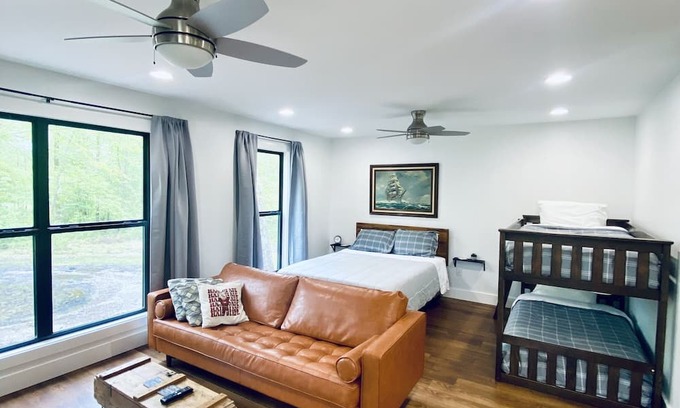 Starkville Casa | MSU Game Day Home & Guesthouse - Perfect for large group - 10 minutes to campus