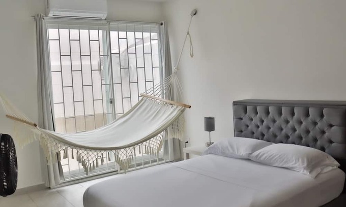 Las Bajadas Apartamento | Well located airconditioned apartment. We invoice!
