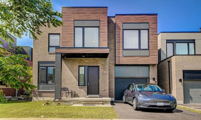 Downsview Casa | Downsview Park Private Bedroom D