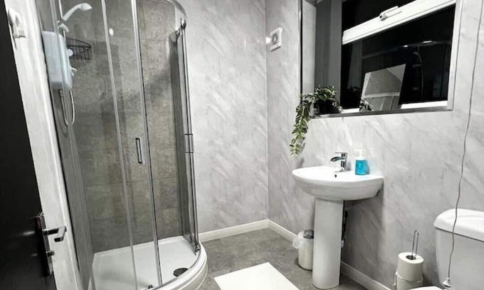 Sheldon Casa | Stylish Stay 10 mins from NEC, HS2 & BHX Airport