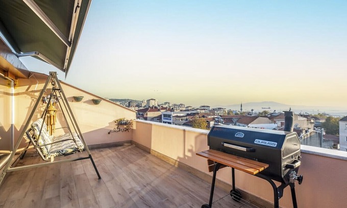 Maltepe Apartamento | Sleek Flat near Public Transportation in Maltepe