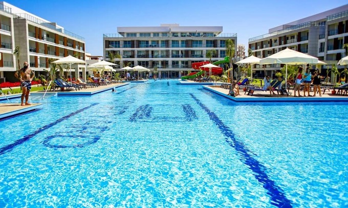 Trikomo Apartamento | Delightful Studio Flat Close to the Beach with Shared Pool and Balcony in Iskele, Cyprus
