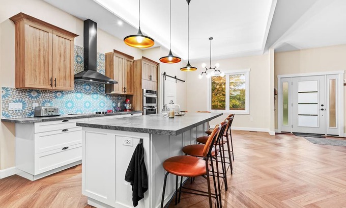 West Grey Casa | Markdale Farmhouse Retreat Upper Unit