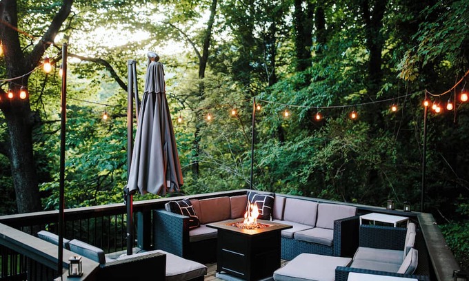 Clayton Casa | One of a Kind Stunning Lodge for 10 -Walk downtown+pool+hot tub+fire place