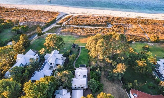 Marybrook Casa | Sandcastles Holiday Home with Private Beach