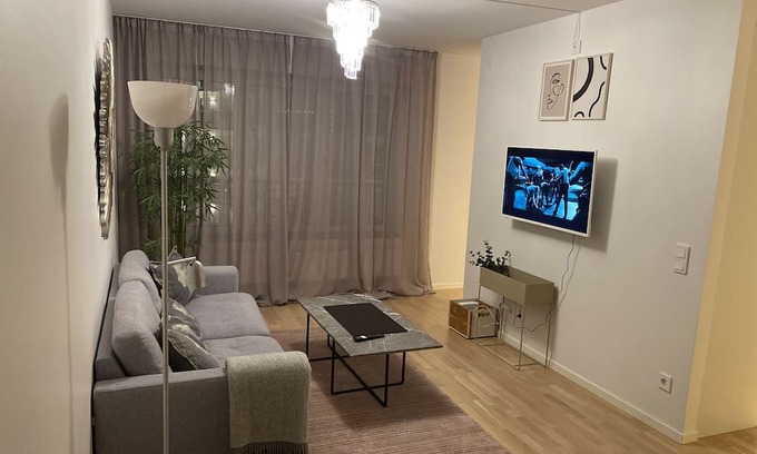 Solna Apartamento | Mysigt Lägenheten Nära Stan