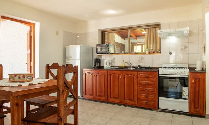 San Carlos de Bariloche Cabina | Marble Home. Mtn Views. Garage Access. BBQ. Garage