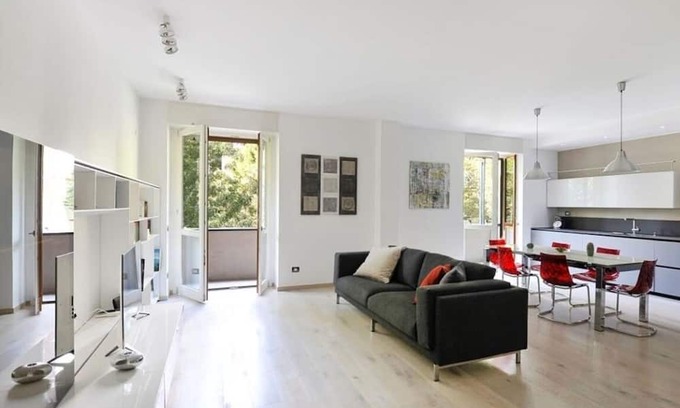 Tre Torri Apartamento | Apartment in Milan with 3 bedrooms sleeps 6