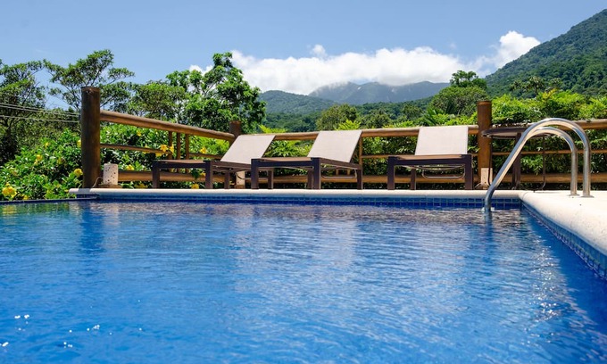 Ilhabela Casa | Fim de Ano 2023/2024: Próximo à Praia, e com Vista Panorâmica Para o Mar
