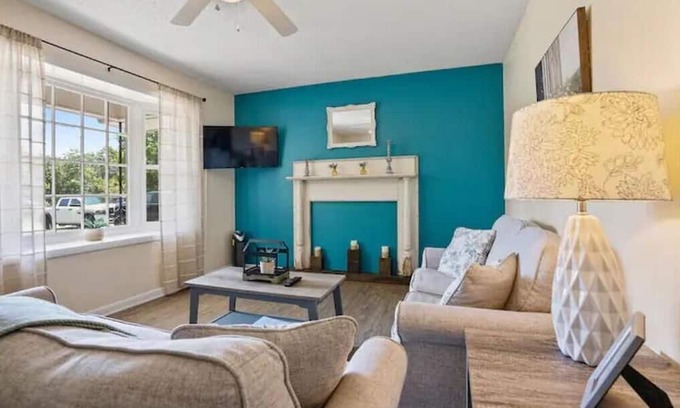 South View Casa | The Lexington Farmhouse -New Listing!