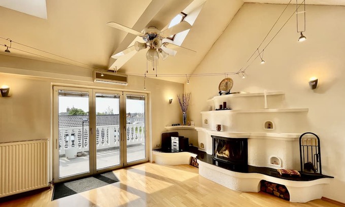 Wittau Apartamento | Atemberaubendes Loft mit Pool + Balkon