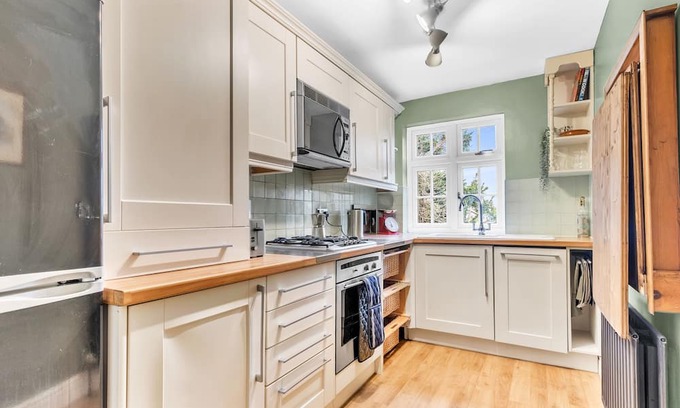 Redhill Casa | Character house in Reigate with a rooftop terrace
