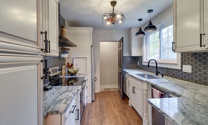 Farmington Casa | Charming Farmington Home < 1 Mi to Downtown!