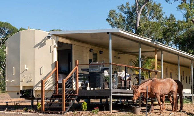 Barrine Cabaña | Train Carriage in peaceful surrounds with mountain views on a farm.