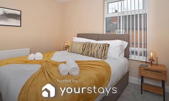 Burslem Casa | Mocha House: 2 Bedroom Sunny Vibes Retreat in Stoke!