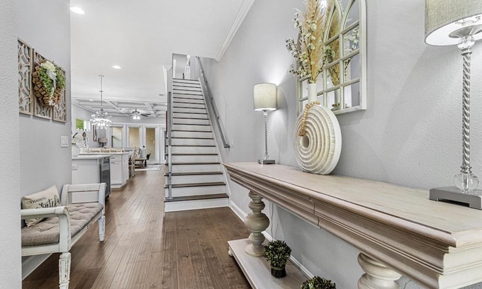 SoHo Casa | Luxury Living ~ 5 bedroom SoHo Hyde Park Near Bayshore Blvd, Berns, & Epicurian