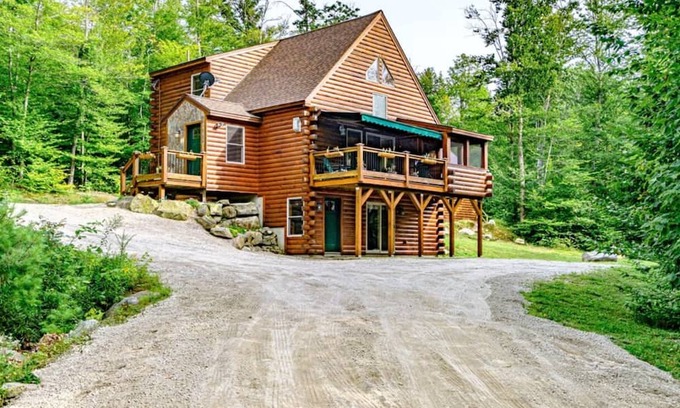 Greenwood Chalet De Esquí | Luxury Woodland Retreat with both lake/ski slope access, Yr home away from home