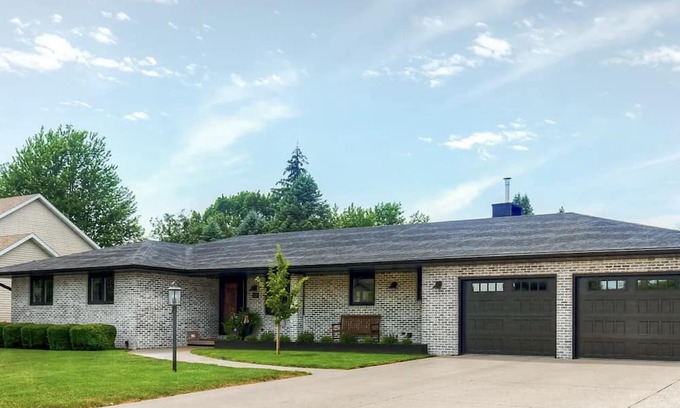 Boone Casa | Updated 5 Bedroom Ranch 7 minutes from Seven Oaks, 15 minutes from ISU Campus