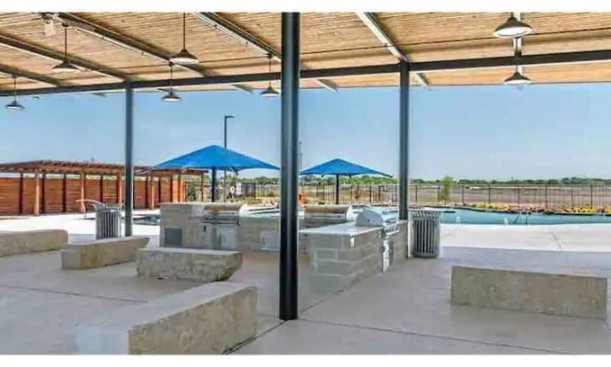 Clear Lake Casa | Your Home in DFW