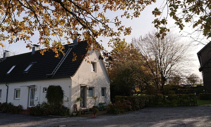 Dorp Apartamento | Gemütliche Ferienwohnung auf Gutshof am Ruhrtalradweg