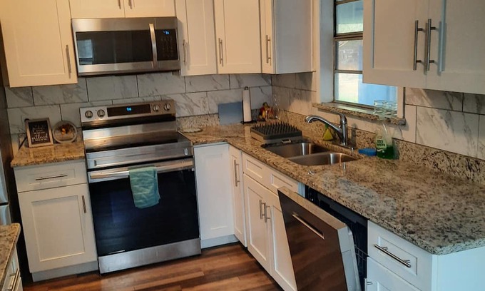 Yulee Casa | Entire house 4 bedrooms near beach.