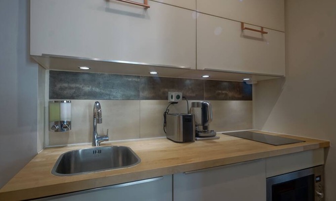 Necker Apartamento | Bright, clean 2-room flat in a former mansion on a beautiful avenue in the 7th