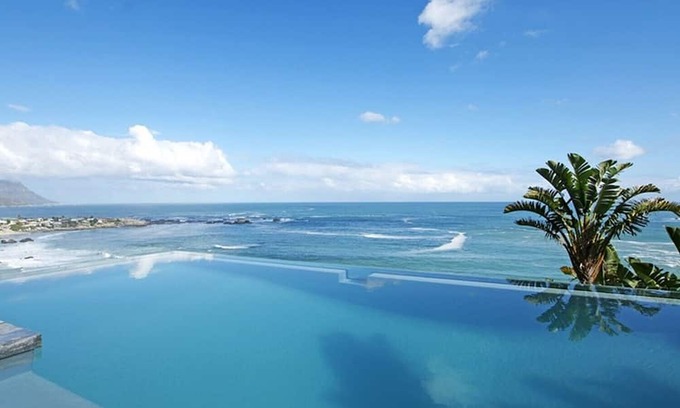 Clifton Villa | La Soledad - Embrace Tranquil Luxury
