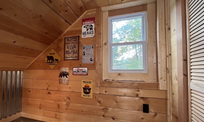 Houghton Lake Cabina | Cozy cabin great for vacationers, hunters/fishers, snowmobilers/ORVers!